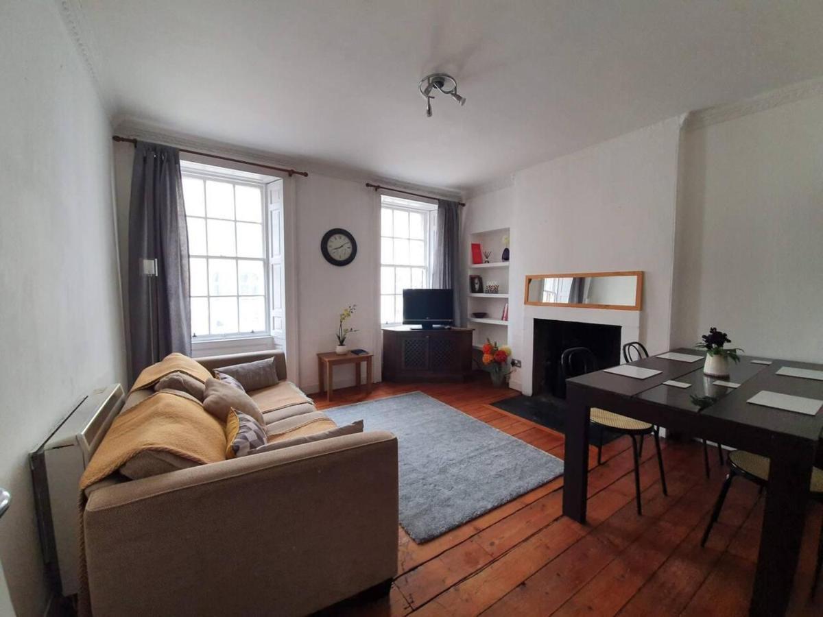 Lovely 2 Bedroom Flat In The Heart Of The City Единбург Екстер'єр фото